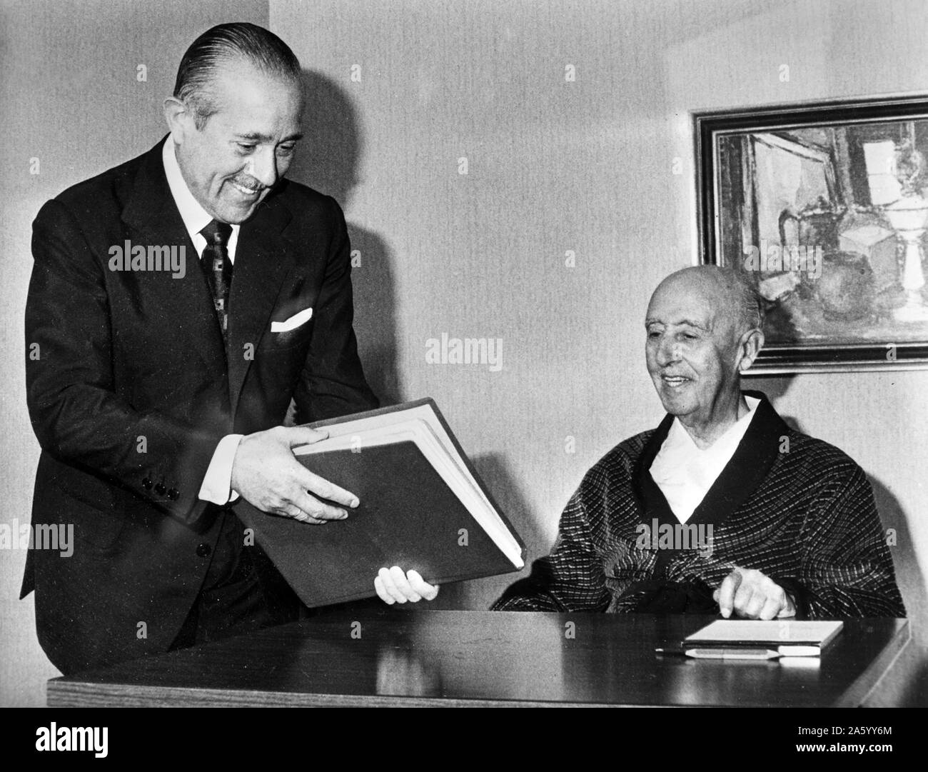 Carlos Arias Navarro (left) with ailing Spanish Dictator General Francisco Franco 1973 Stock Photo