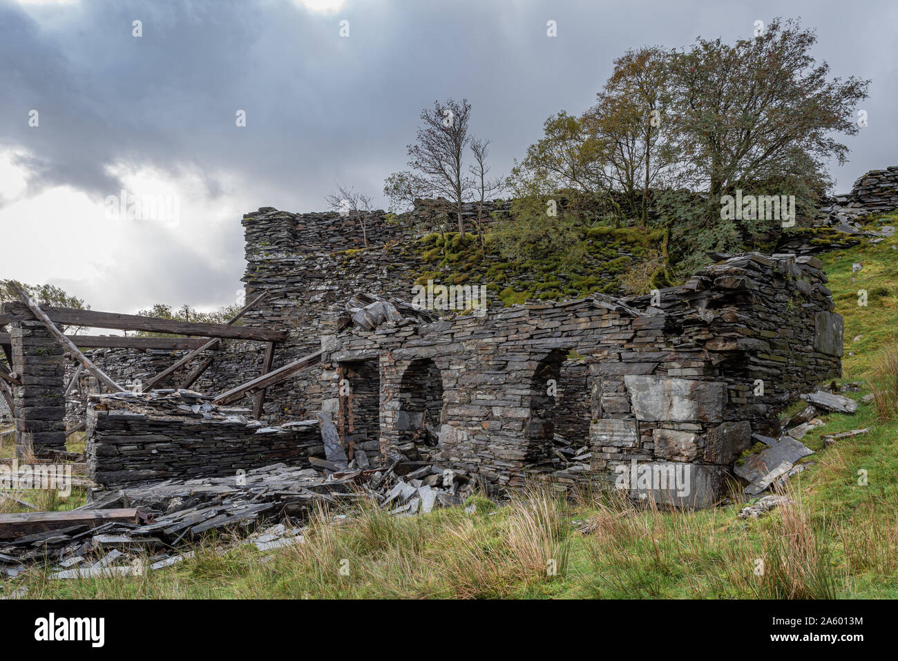The abandoned Rhos Slate Quarry at Capel Curig, below Moel Siabod in the Snowdonia National Park, Wales Stock Photo
