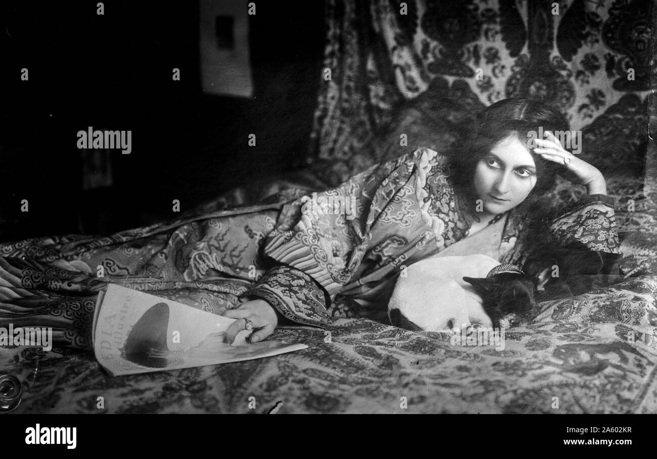 French actress, dancer, and silent film star Stacia Napierkowska (1891-1945) photographed circa 1910 Stock Photo