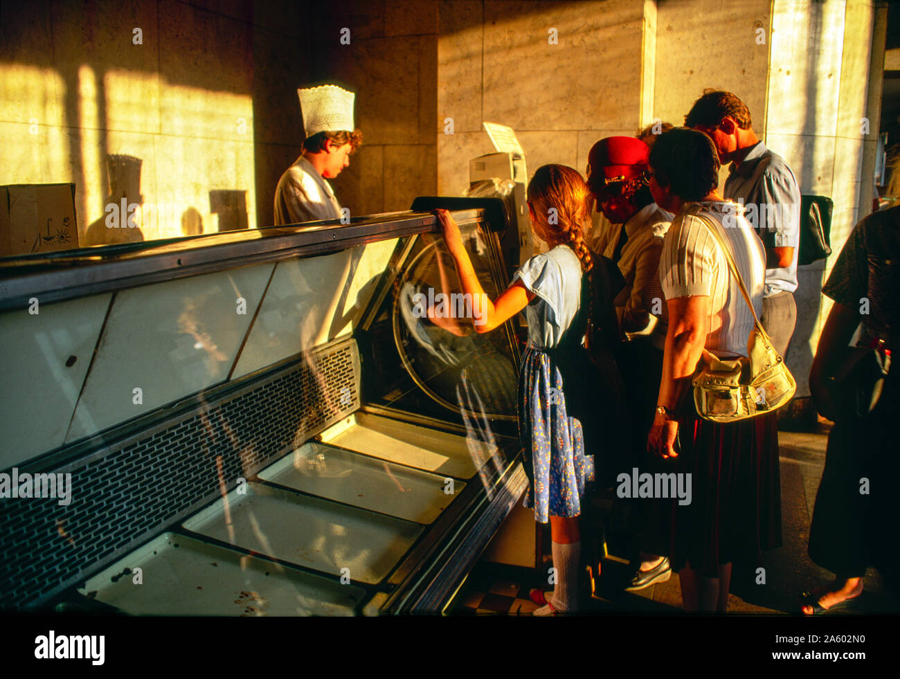 Moscow, Russia; Empty shelves in a butcher's shop, 1990 Stock Photo Alamy