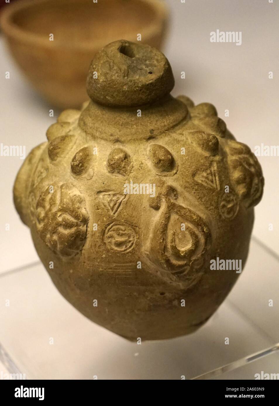 Earthenware vessel, with foliate design, form Syria. Dated 12th Century Stock Photo