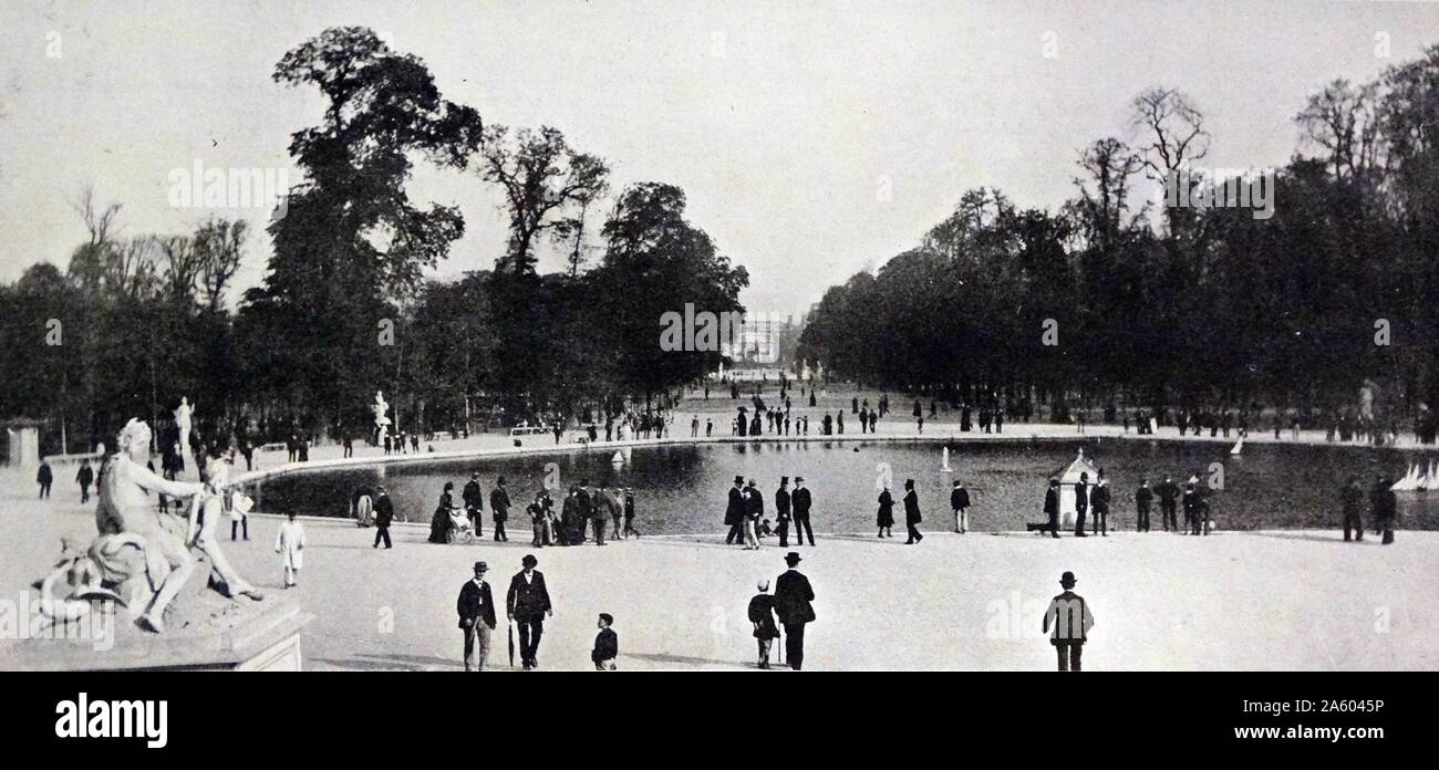 Photographic print of the Tuileries Garden, a public garden located between the Louvre Museum and the Place de la Concorde in the 1st arrondissement of Paris. Dated 19th Century Stock Photo