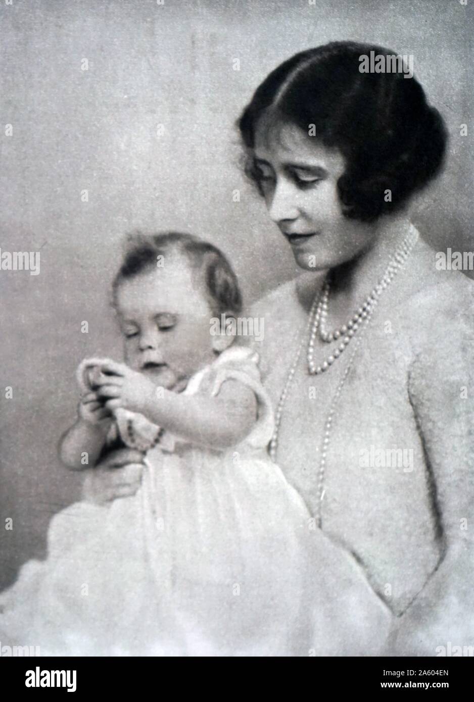 Queen mother elizabeth hi-res stock photography and images - Alamy