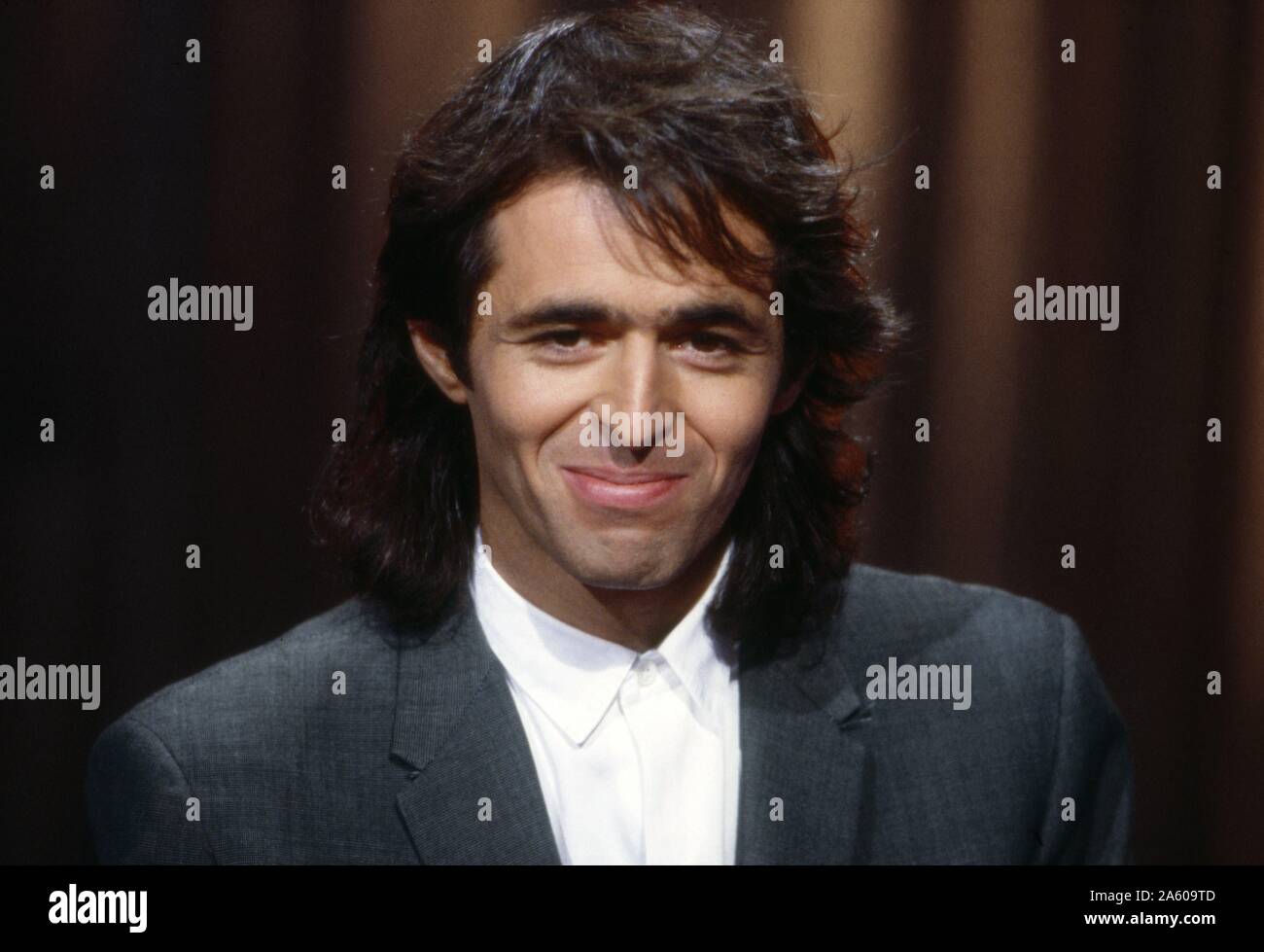 Jean Jacques Goldman Portrait On The Set Of The Television Show Champs Elysees In 1986 Stock Photo Alamy