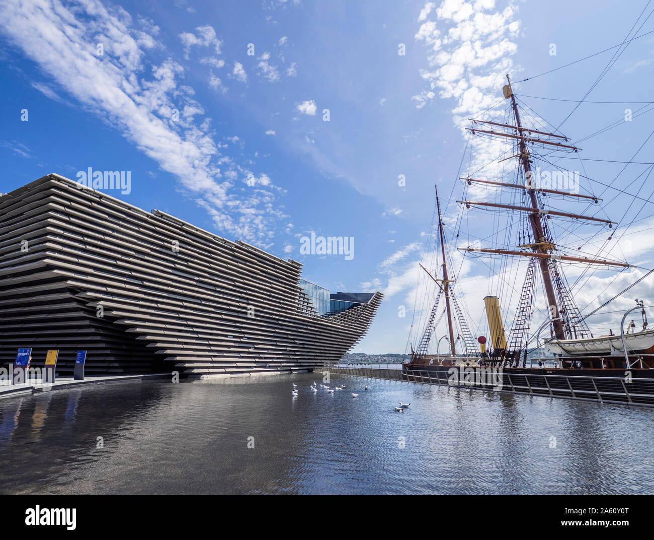 V&A Museum of Design and RRS Discovery, Waterfront, Dundee, Scotland, United Kingdom, Europe Stock Photo