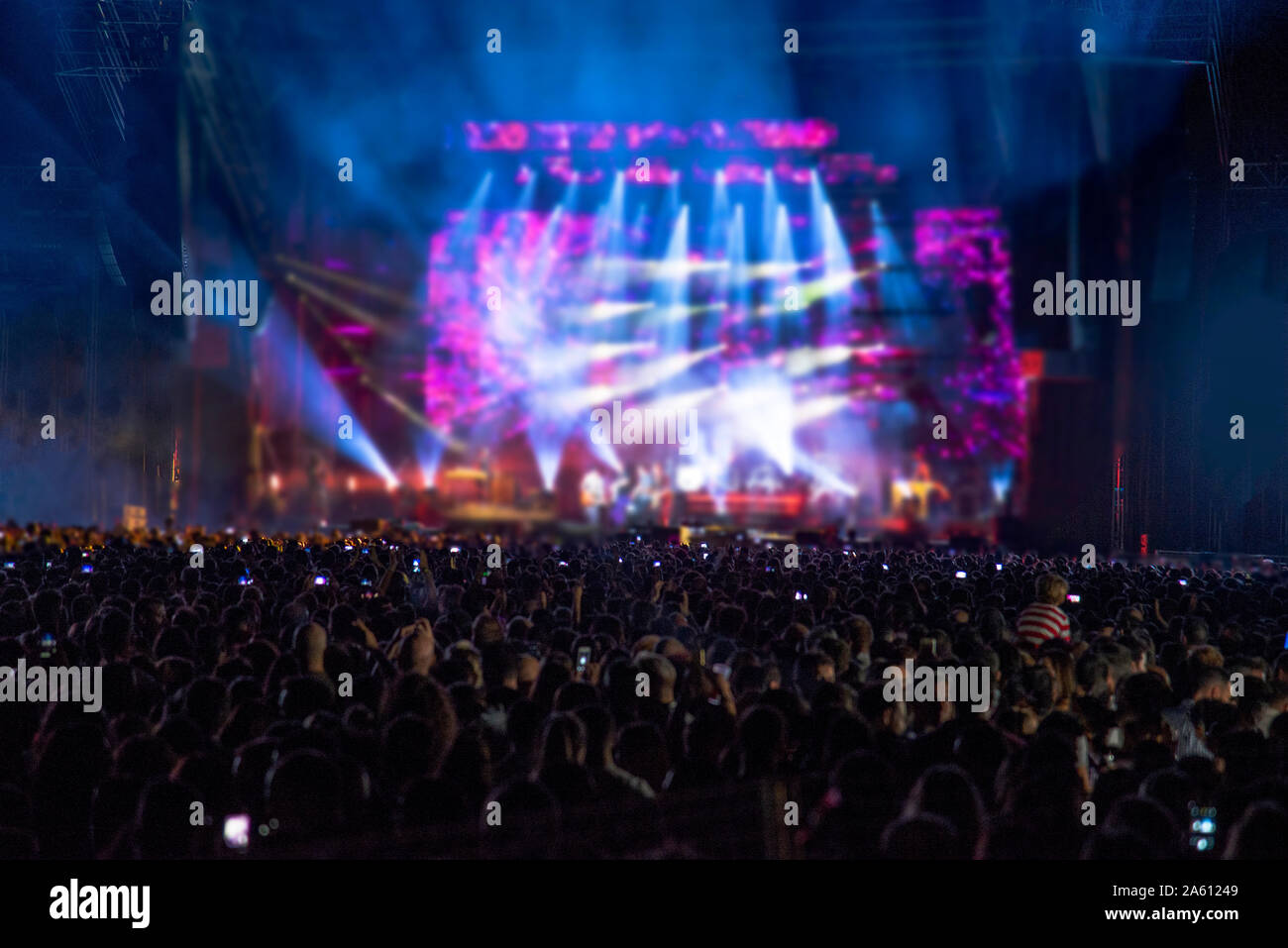 Concert Front View Stage Crowd Hi Res Stock Photography And Images Alamy