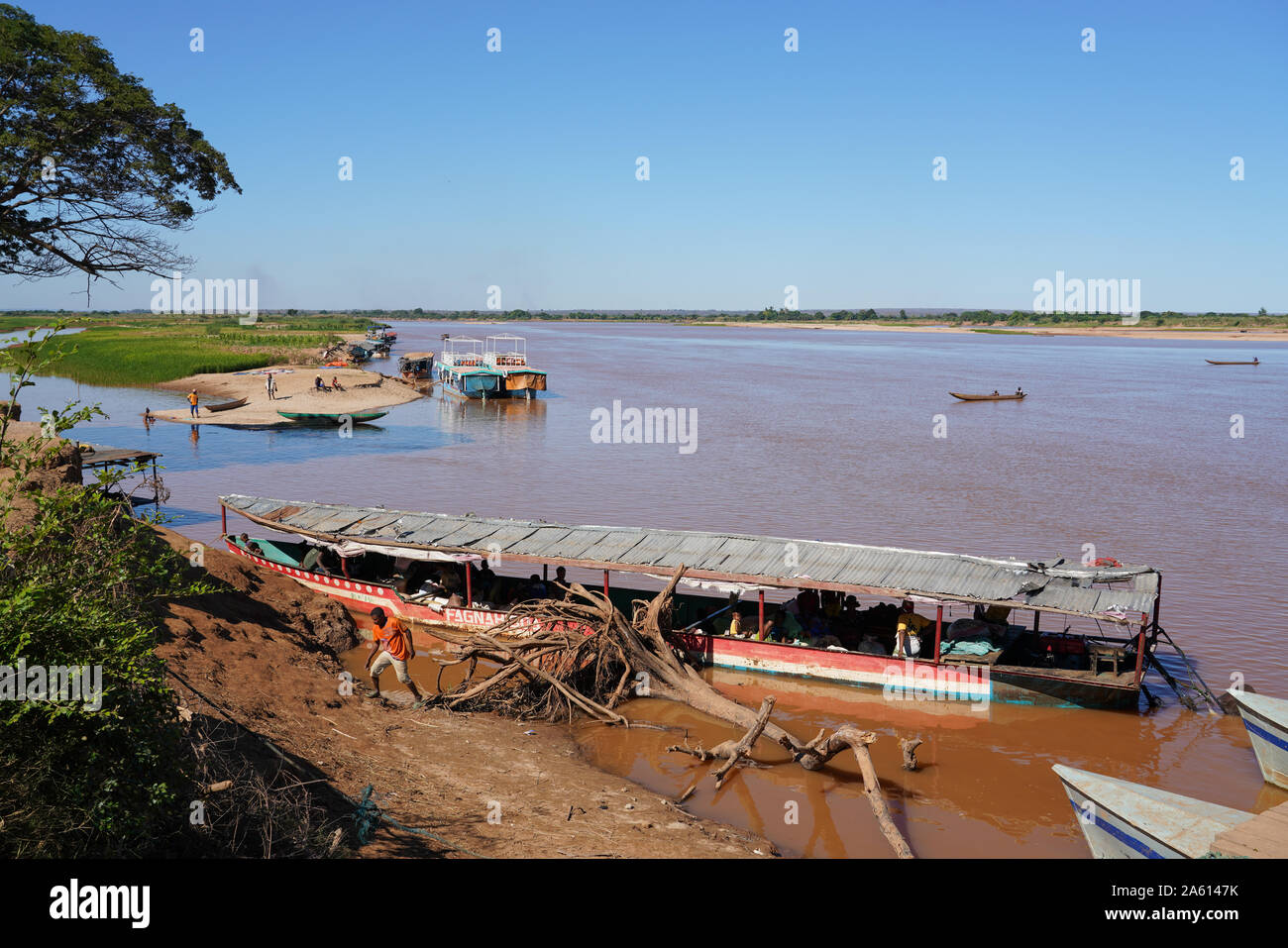 Tsiribihina River crossing near Belo Sur Tsiribihina, Menabe region, Western Madagascar, Africa Stock Photo