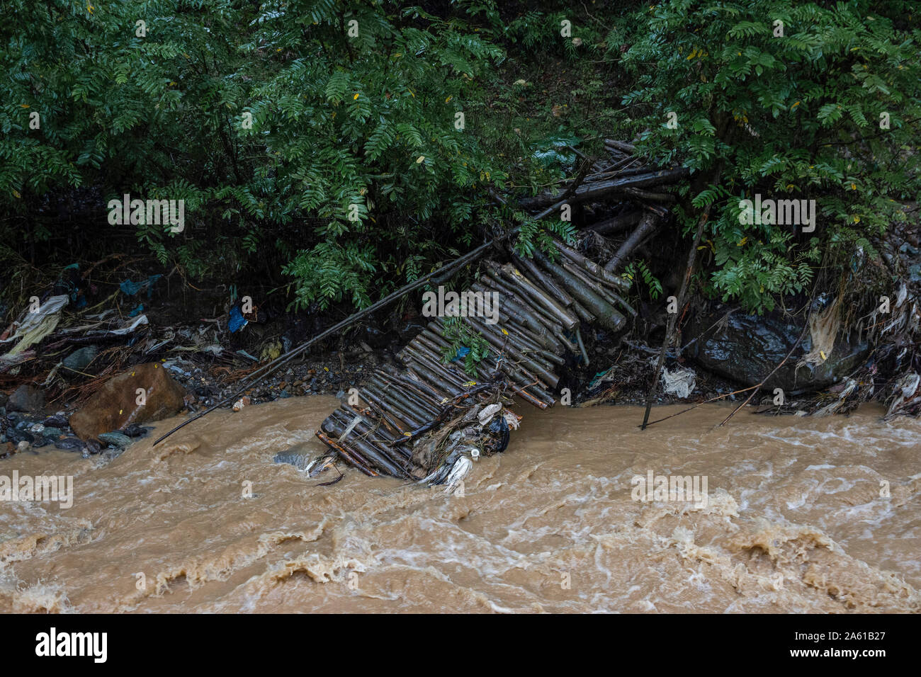 Shaft, Iran. 22nd Oct, 2019. A destroyed bridge by floods.Heavy rains caused landslides and floods in the Shaft city. Several bridges collapsed and roads of the three hundred households of the village of Visrood were blocked. The flood also damaged homes and farms. Shaft is a city in the west of Guilan province. Credit: SOPA Images Limited/Alamy Live News Stock Photo