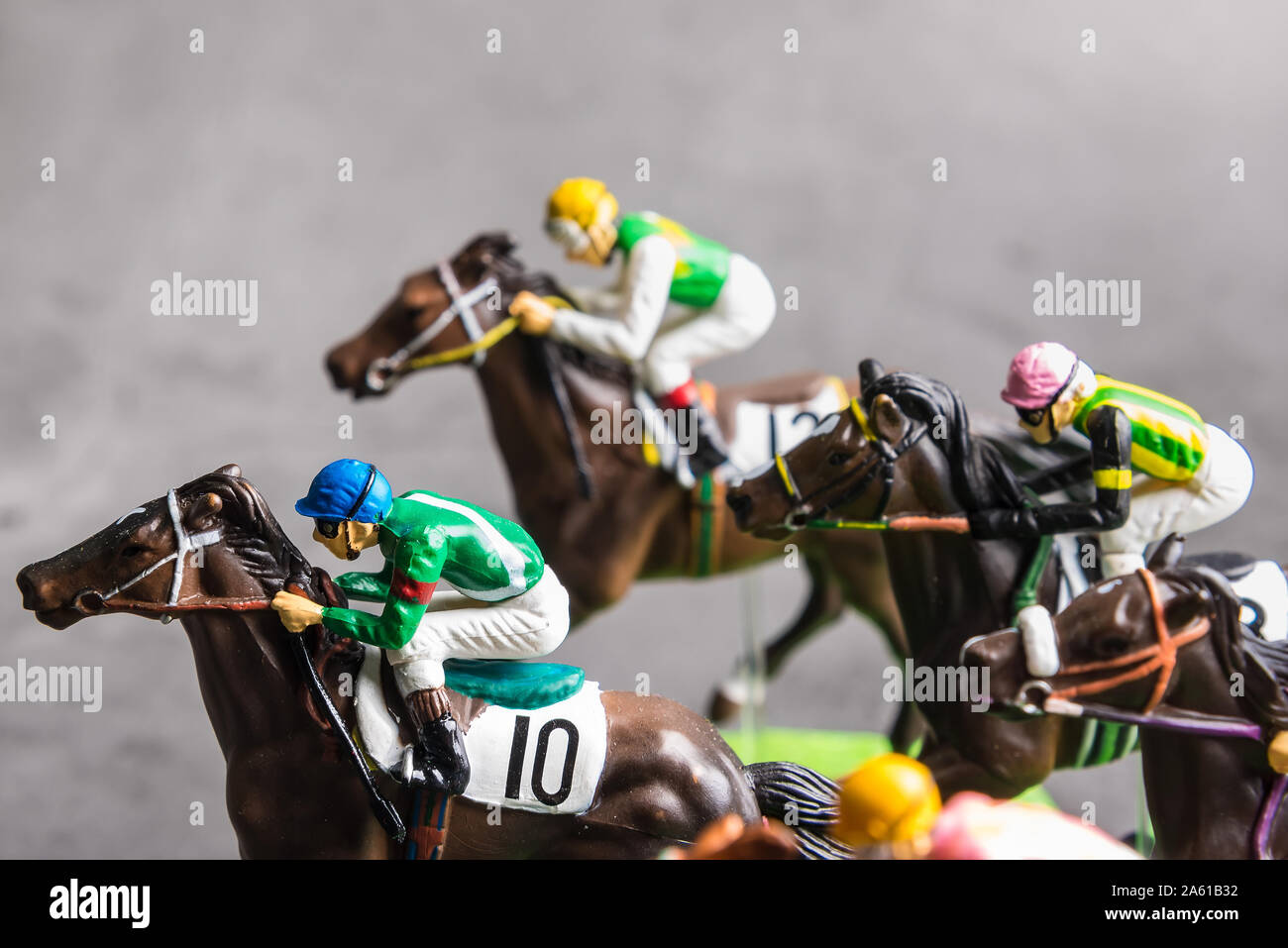 toy race horses