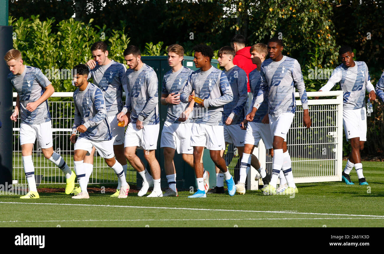 ENFIELD, ENGLAND. OCTOBER 22: Tottenham Hotspur players during UAFA Youth League between Tottenham Hotspur and Crvena zvezda ( Red Star Belgrade)at th Stock Photo