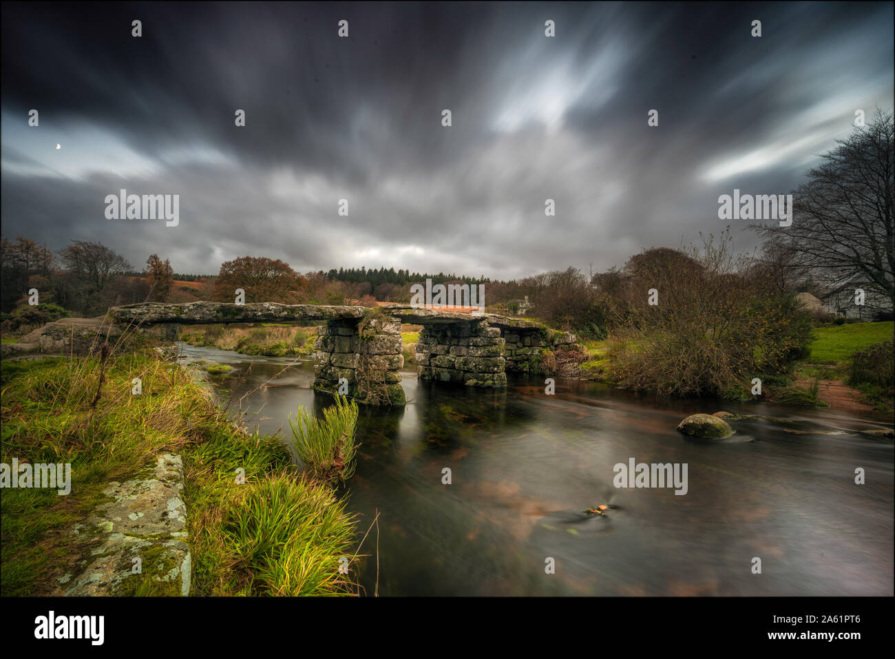 Postbridge / Dartmoor with it's 14th century clapper bridge Stock Photo ...