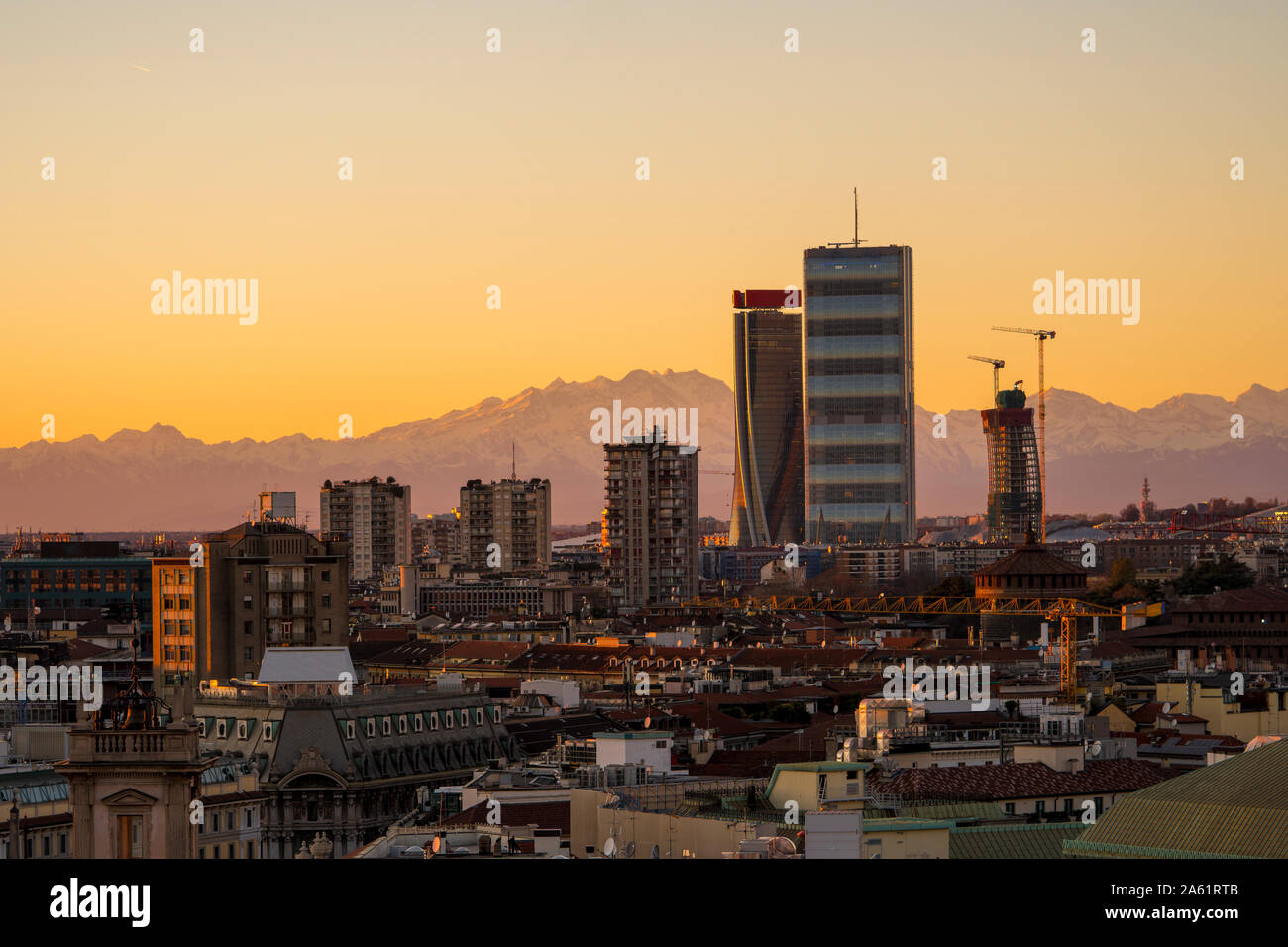 Milan skyline alps hires stock photography and images Alamy