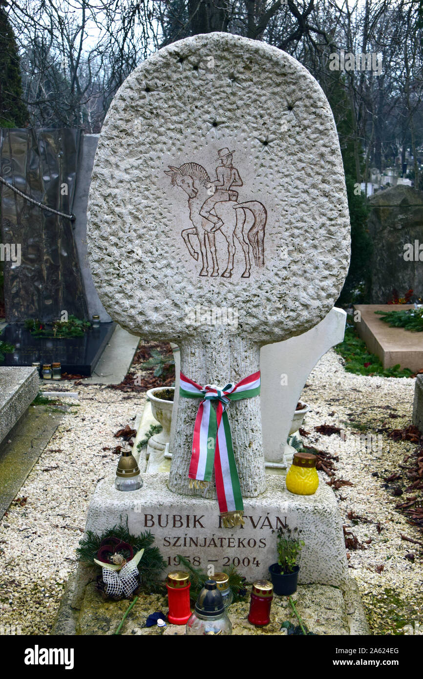 Tomb of István Bubik (actor), Farkasréti Cemetery or Farkasrét Cemetery, Farkasréti temető, Budapest, Hungary, Magyarország, Europe Stock Photo