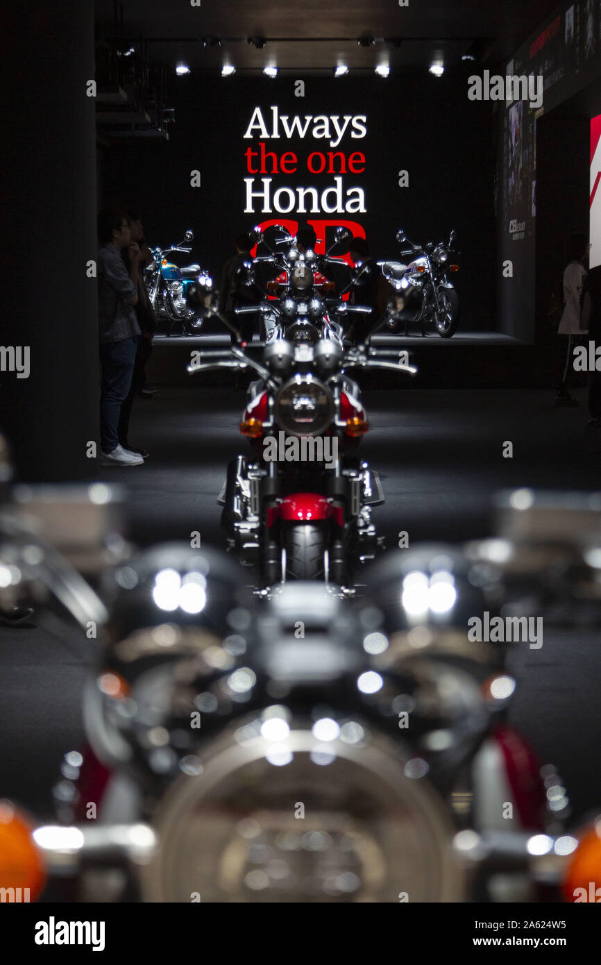 Tokyo, Japan. 23rd Oct, 2019. Honda's vintage motorcycles on display during a press preview of the 46th Tokyo Motor Show 2019 in Tokyo Big Sight. Tokyo Motor Show 2019 showcases new mobility technologies from Japanese and overseas automakers. The exhibition is open to the public from October 25 to November 4. Credit: Rodrigo Reyes Marin/ZUMA Wire/Alamy Live News Stock Photo