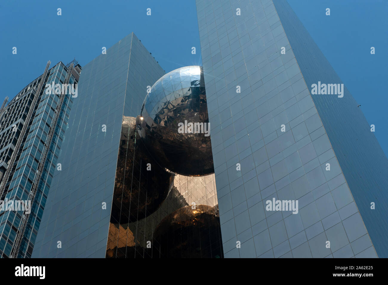 The Qatar Stock Exchange Building in the capital Doha Stock Photo Alamy