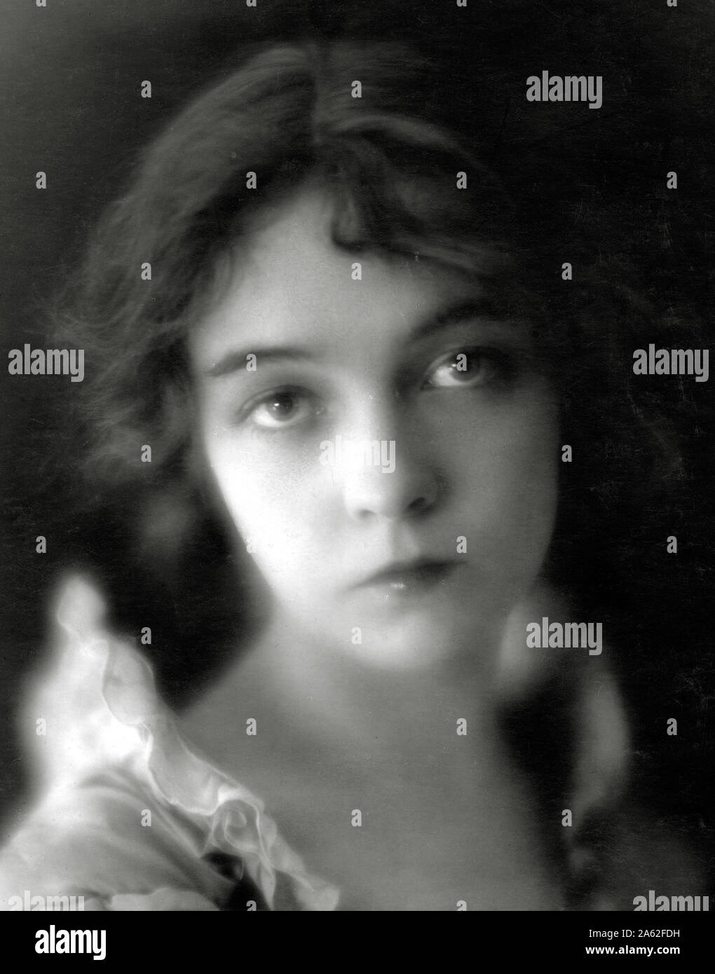 Lillian Gish (circa 1916) File Reference 33848870THA Stock Photo Alamy