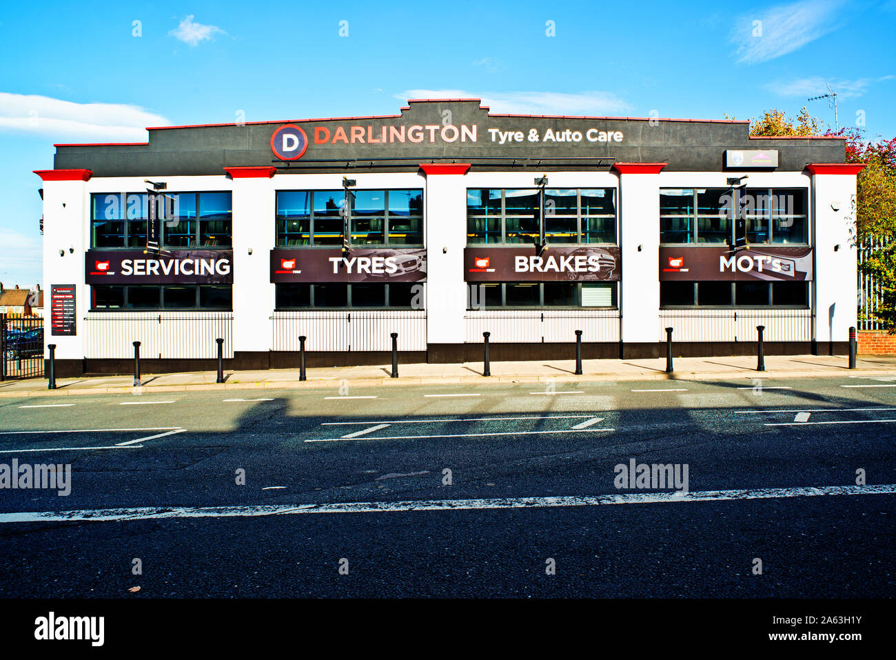 Darlington Tyre and Auto Care, Parkgate, Darlington, England Stock Photo
