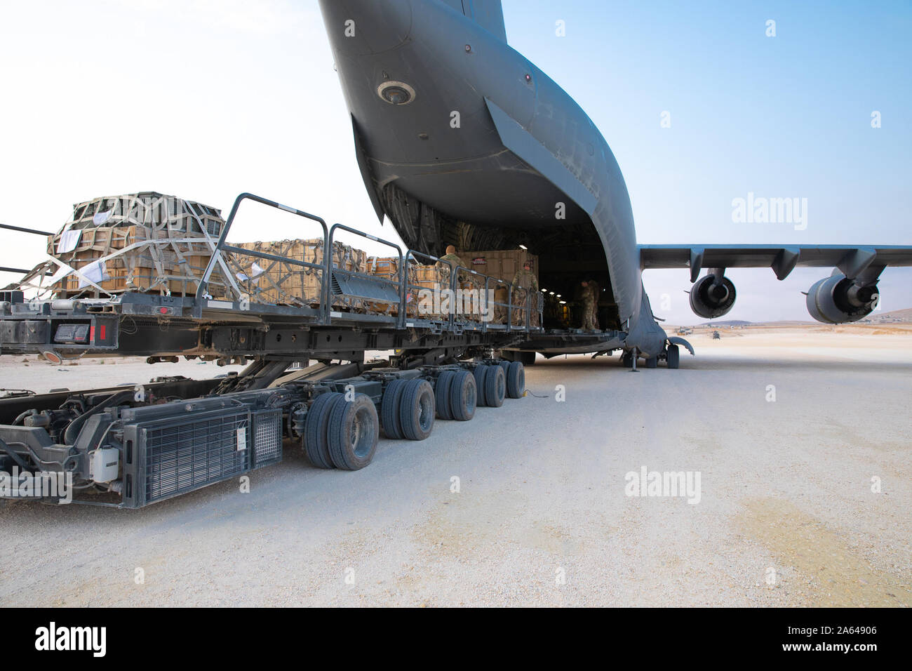 60k tunner aircraft loader hi res stock photography and images Alamy