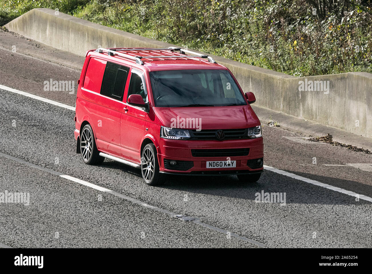 Volkswagen t5 hi-res stock photography and images - Alamy