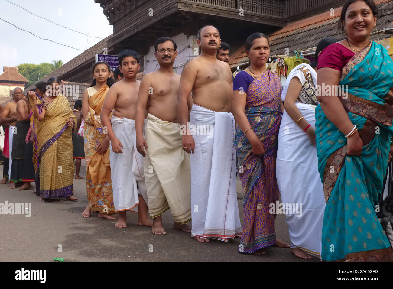Update more than 112 padmanabhaswamy temple ladies dress code super hot