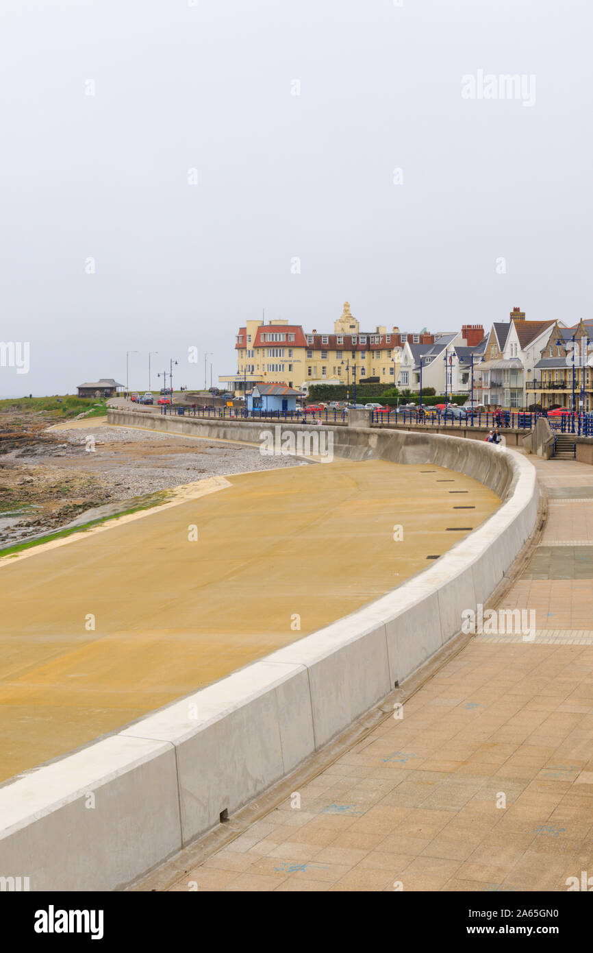 The esplanade sea front at Porthcawl south wales, with the Seabanks Hotel in the background Stock Photo
