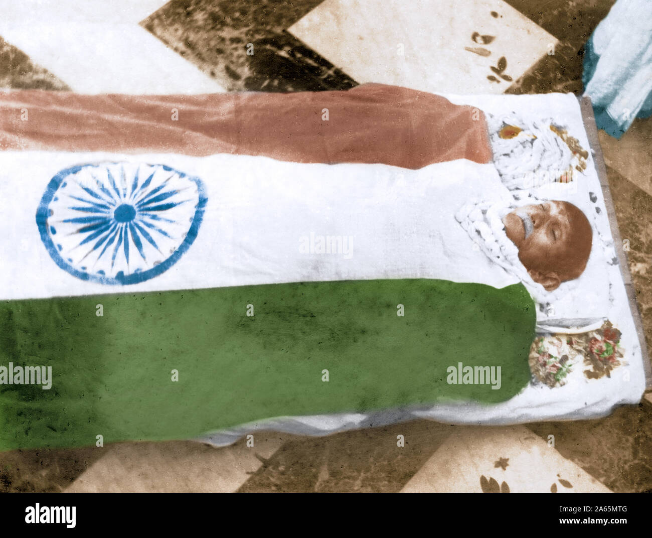 Mahatma Gandhi dead body draped in flag, New Delhi, India, January 31, 1948 Stock Photo