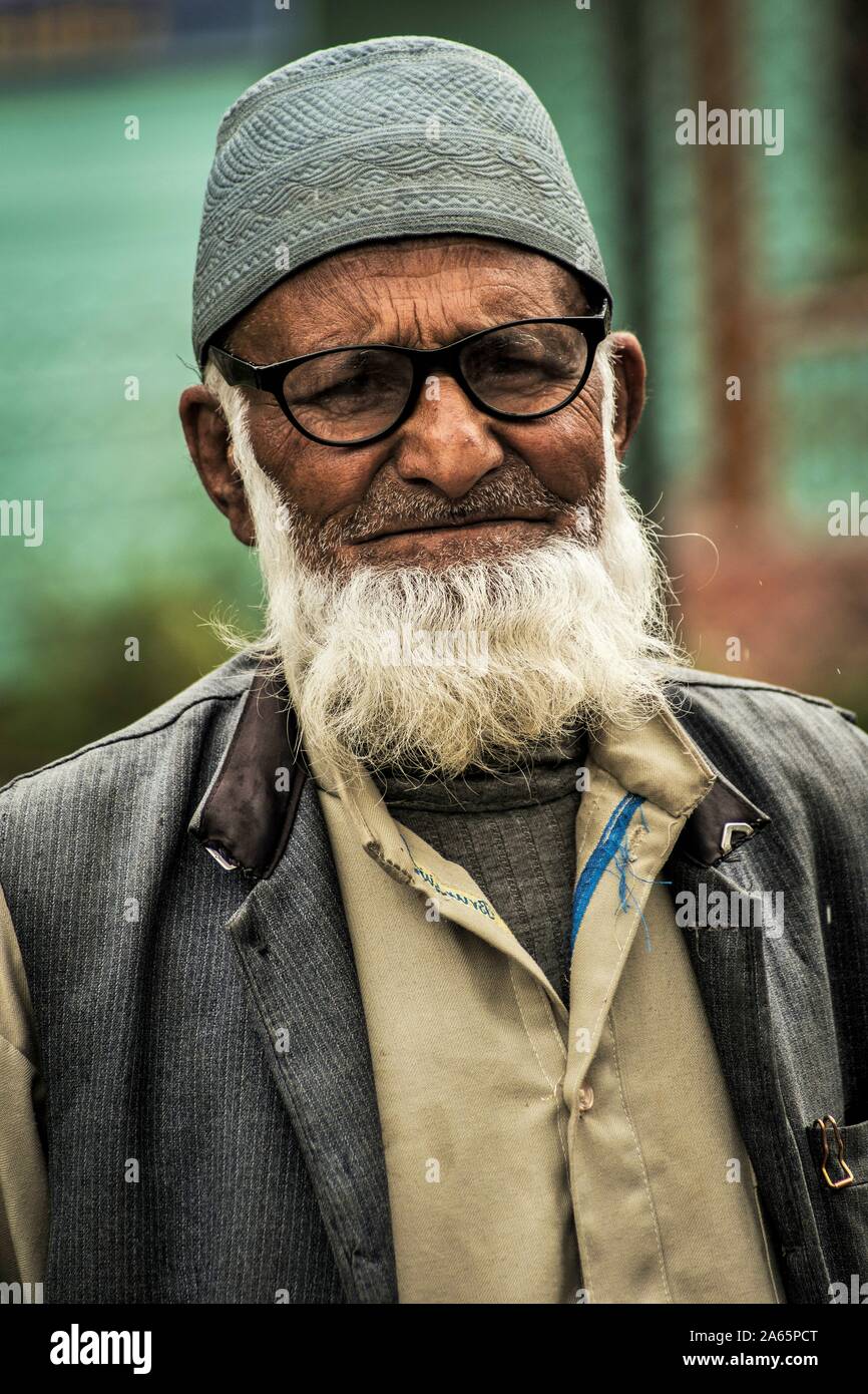 Kashmiri man, Dawar village, Gurez, Bandipora, Kashmir, India, Asia Stock  Photo - Alamy