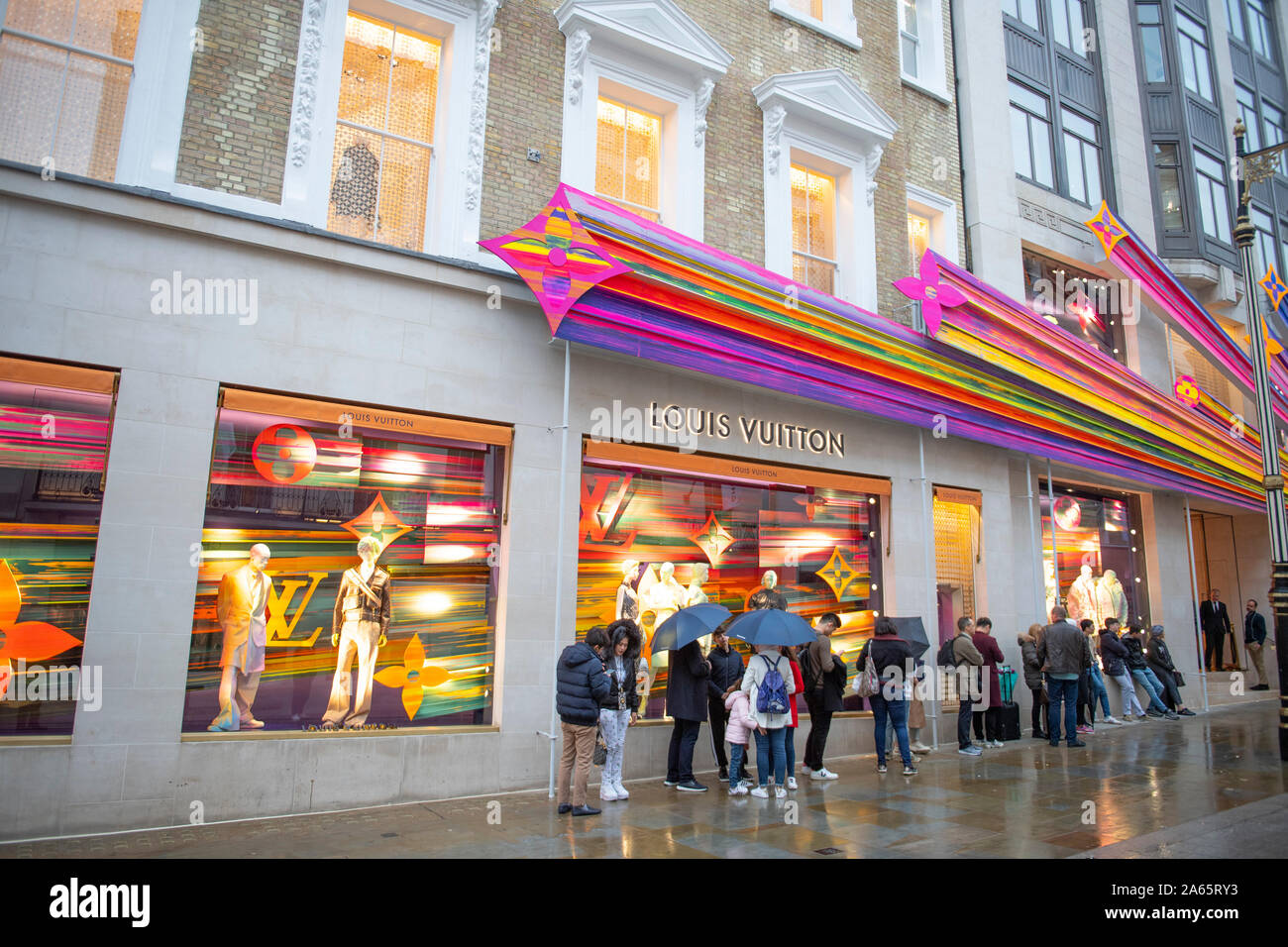 Louis vuitton london store hi-res stock photography and images - Alamy
