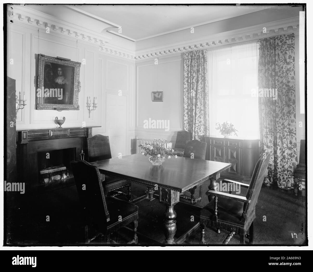 Stylish home interiors hi-res stock photography and images - Alamy