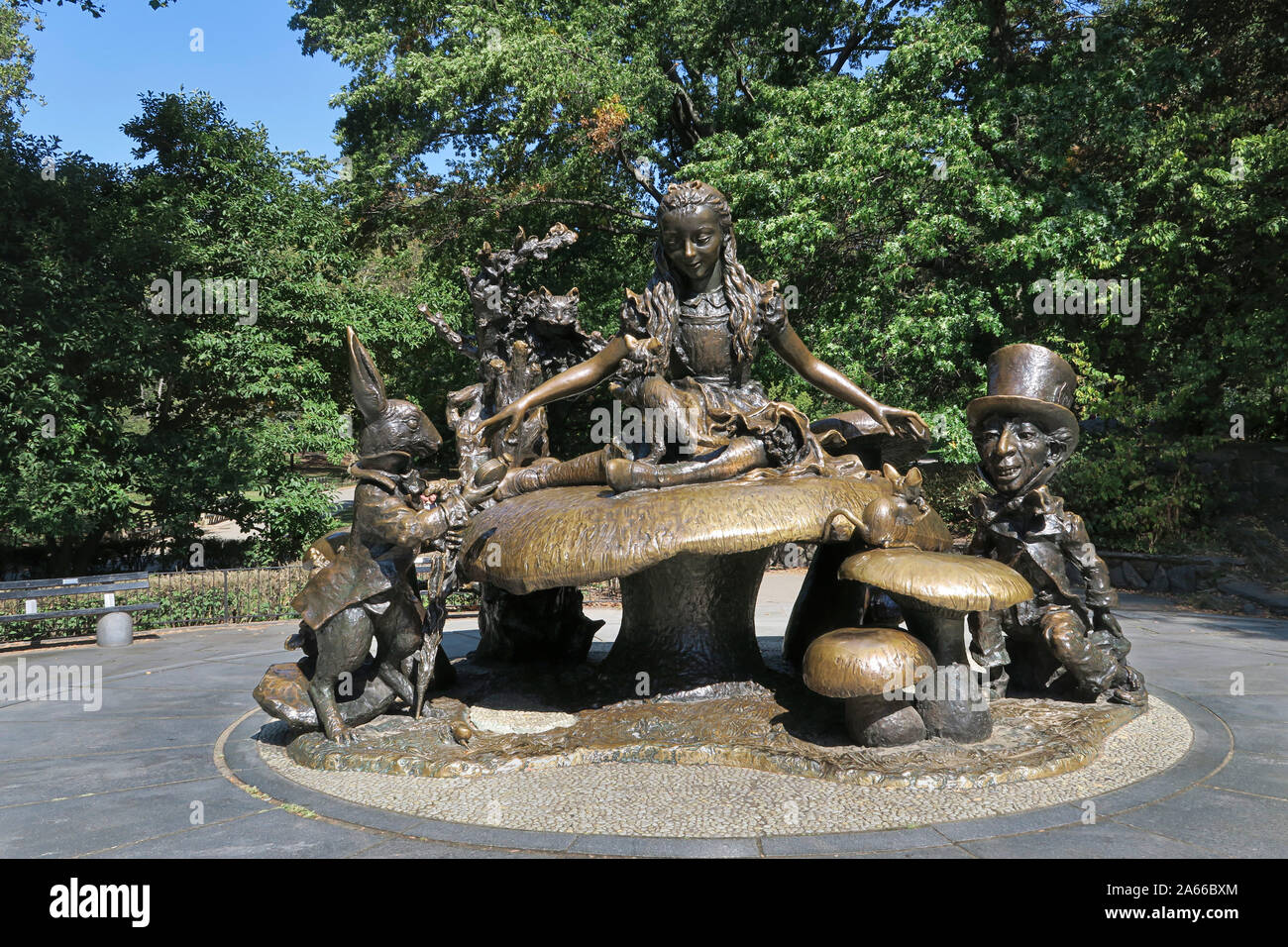 Alice in Wonderland sculpture by José de Creeft in Central Park, New