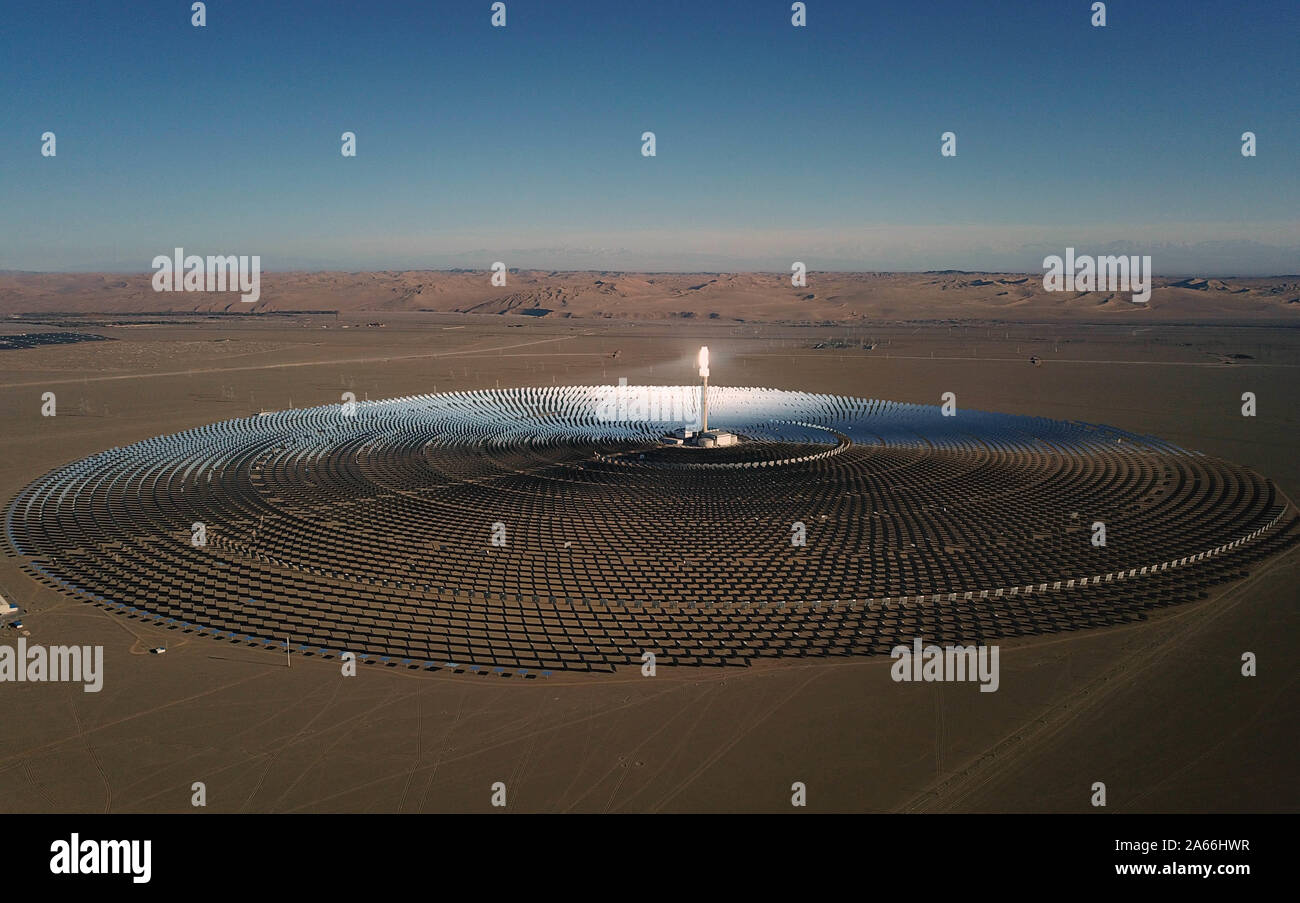 Dunhuang. 23rd Oct, 2019. Aerial photo taken on Oct. 23, 2019 shows heliostats of a molten-salt solar thermal power plant in Dunhuang, northwest China's Gansu Province. Credit: Ma Ning/Xinhua/Alamy Live News Stock Photo