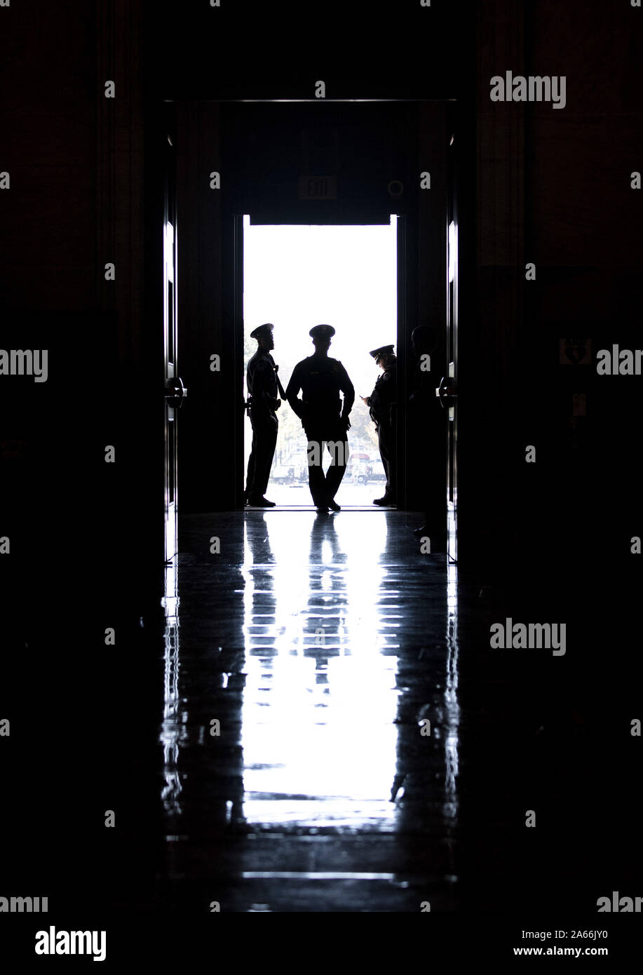 Washington, United States. 24th Oct, 2019. Capitol Hill Police officers wait for the arrival of the casket of the late Rep. Elija Cummings, D-MD, prior to a memorial service at the U.S. Capitol on Thursday, October 24, 2019 in Washington, DC. Cummings will lie in state outside of the House Chambers and will be buried in Baltimore tomorrow following a funeral service. Photo by Kevin Dietsch/UPI Credit: UPI/Alamy Live News Stock Photo