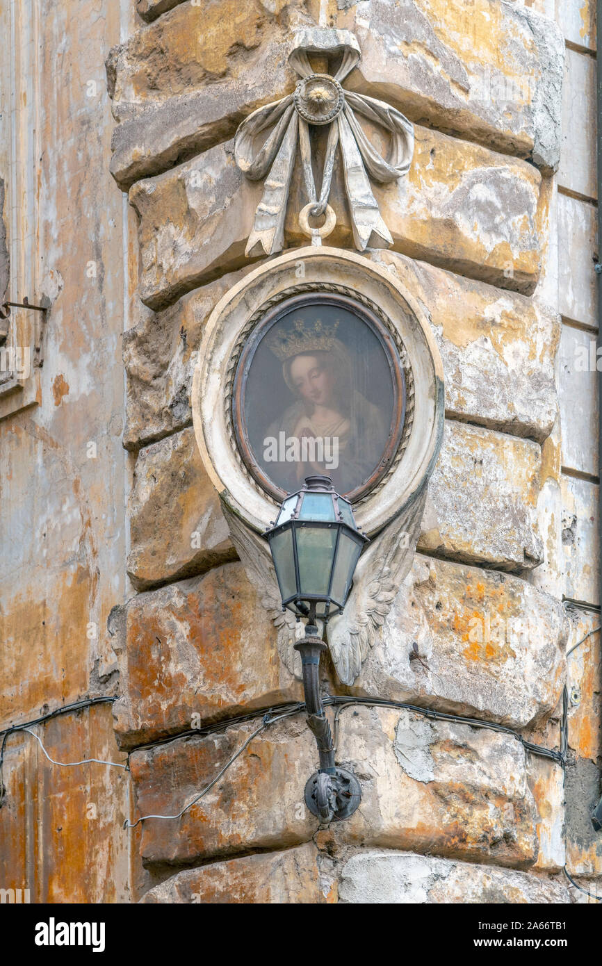 Italy, Lazio, Rome, Ponte, Madonna Street shrine, Madonna Stradarole or Edicola Sacra Stock Photo