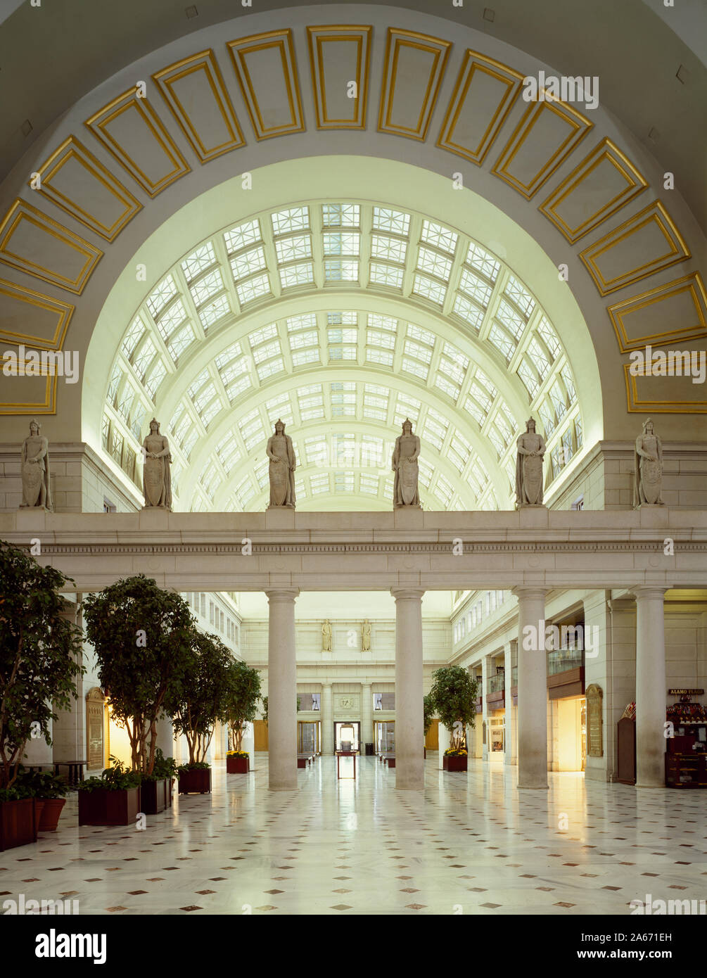 West Hall shopping arcade in Washington's Union Station following a massive restoration. Washington, D.C Stock Photo