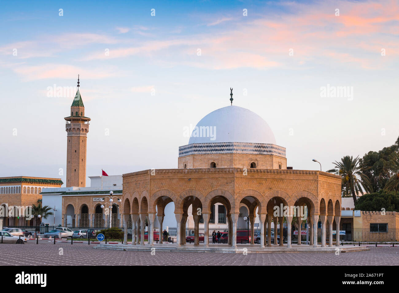 Tunisia, Monastir, Bourguiba mausoleum complex and Hanafi Mosque of Bourguiba Stock Photo