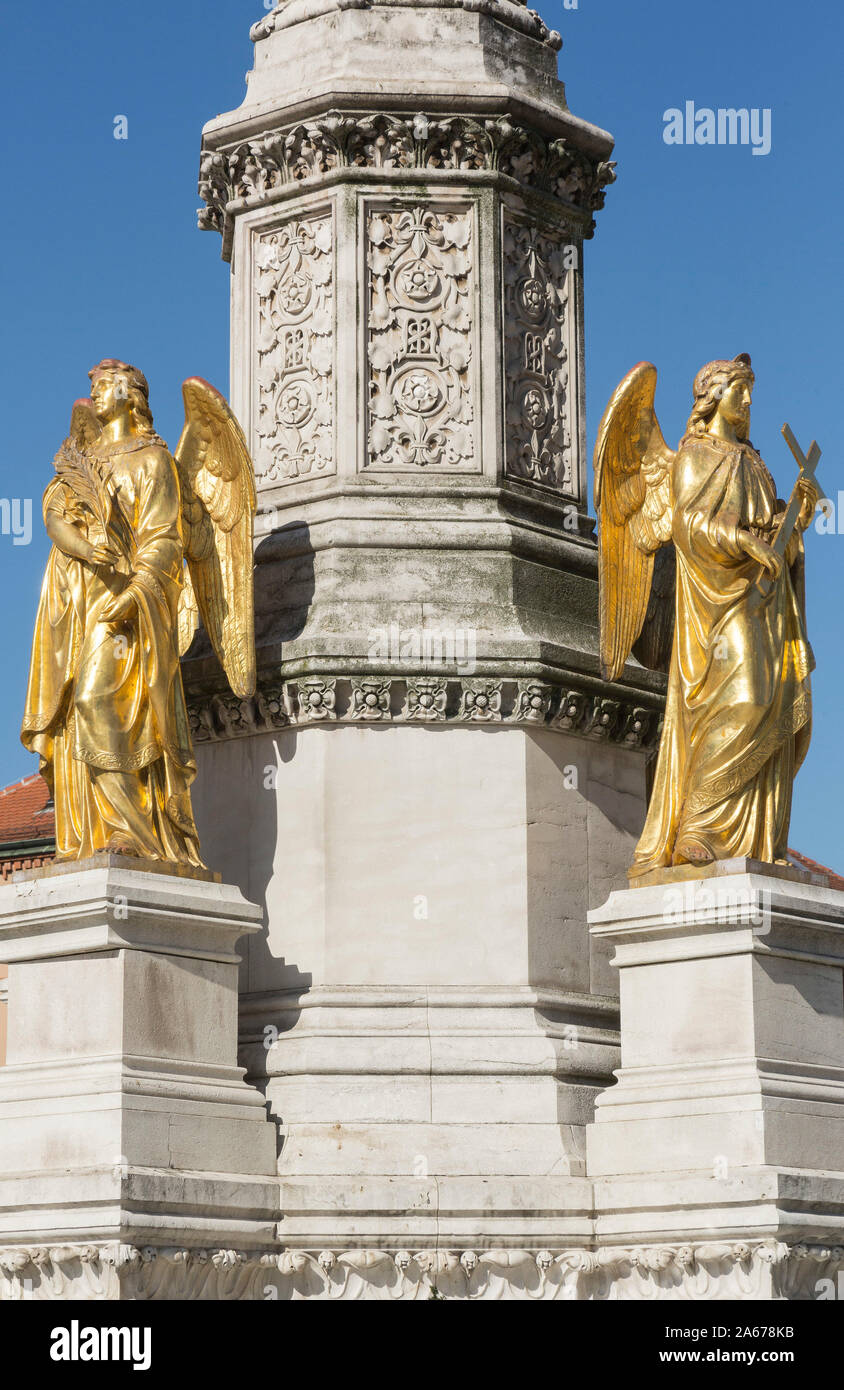 Golden gold angel angels hi-res stock photography and images - Alamy