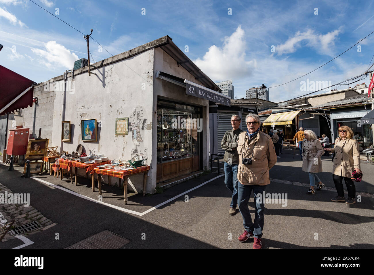 Paris, France- 30th September 2019: Alleyways and shops of the St-Ouen flea  market in Paris, also known as Porte de Clignancourt flea market is one of  Stock Photo - Alamy