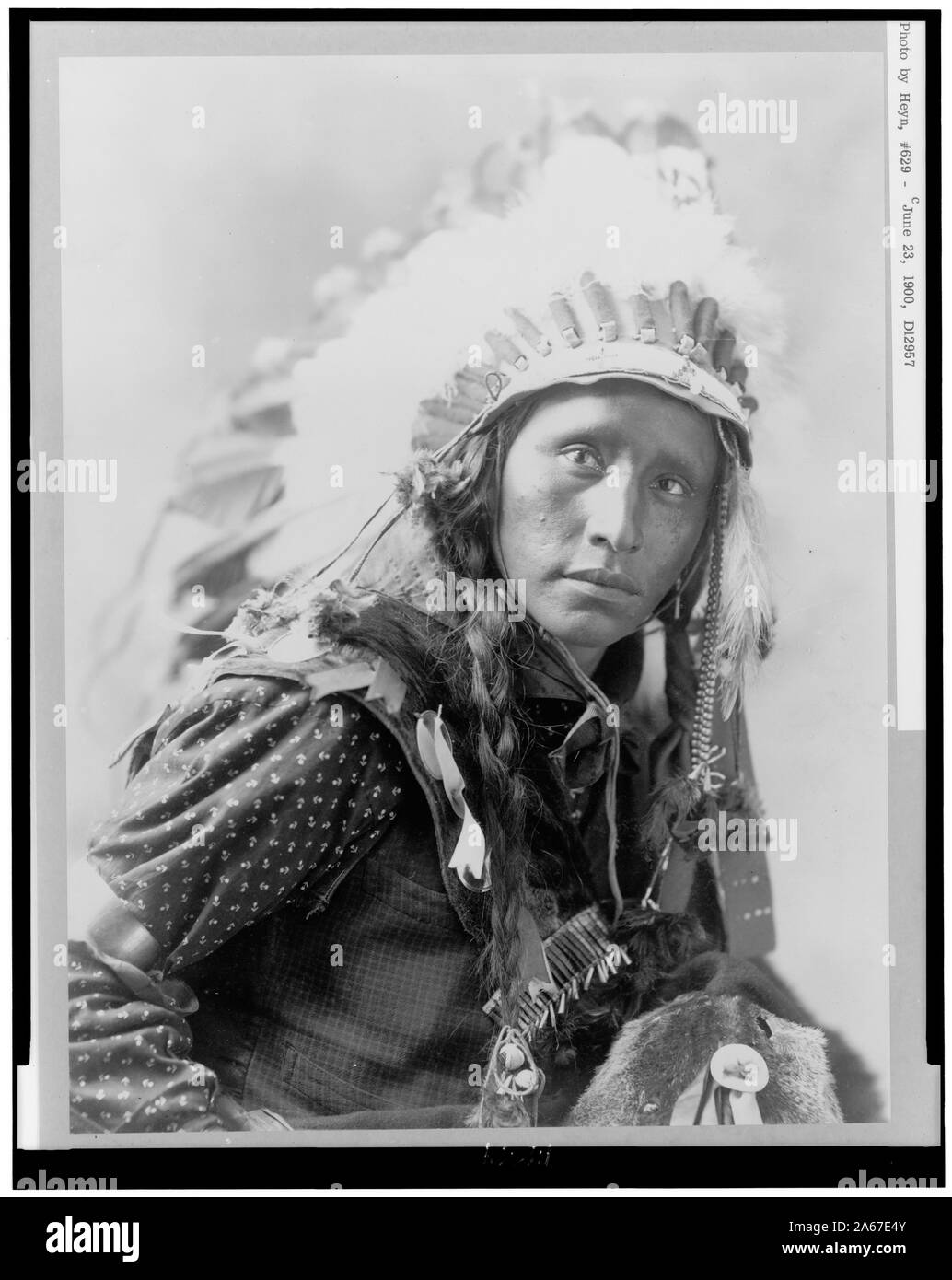 War bonnet hi-res stock photography and images - Alamy