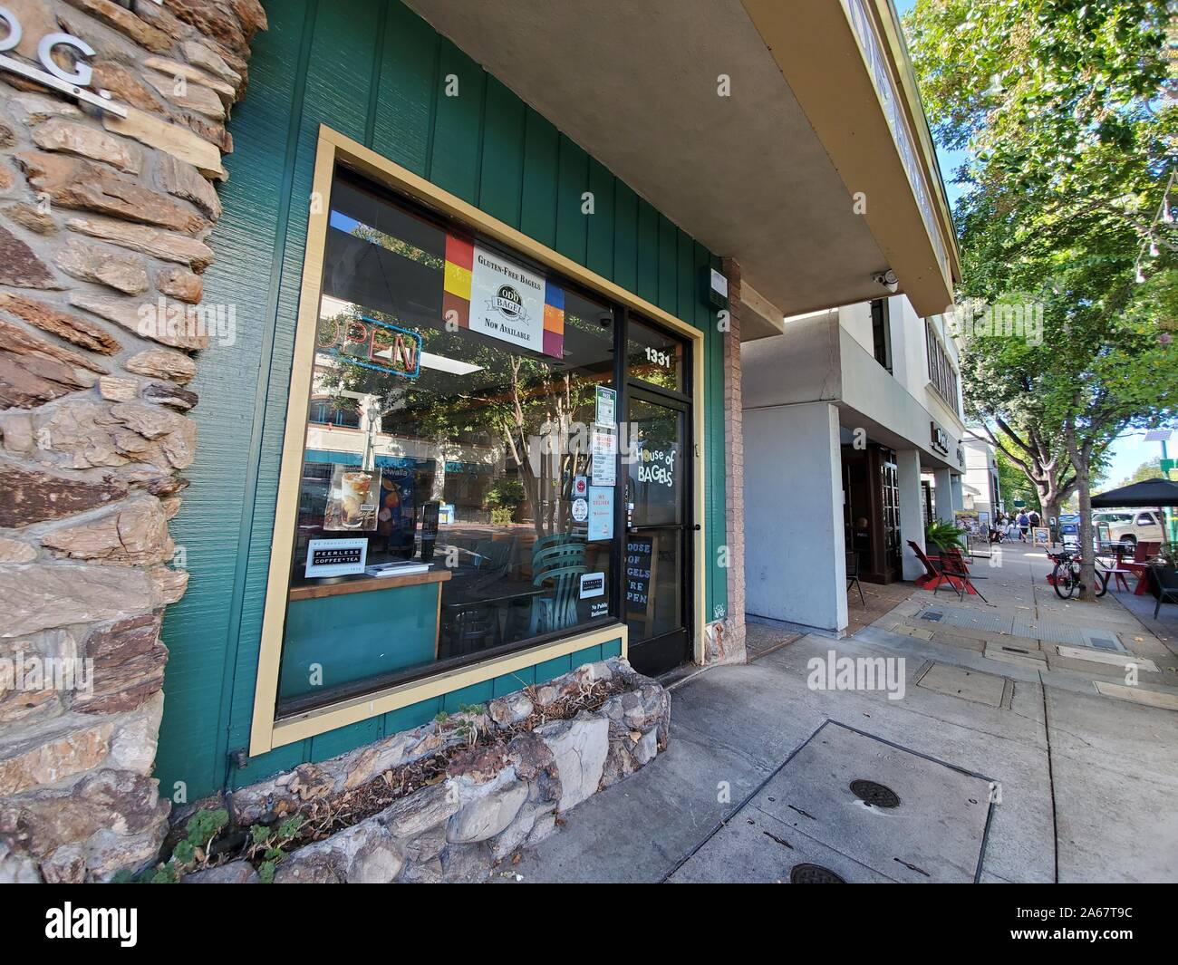 Photograph of House of Bagels, a bakery in Walnut Creek, California