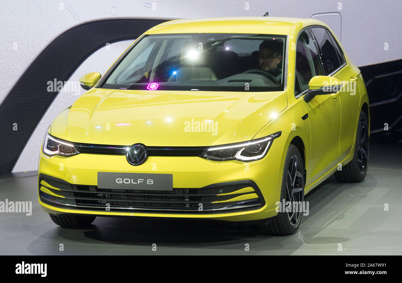 Wolfsburg, Germany. 24th Oct, 2019. The new Volkswagen Golf 8 will be on  stage at the world premiere. Credit: Julian Stratenschulte/dpa/Alamy Live  News Stock Photo - Alamy