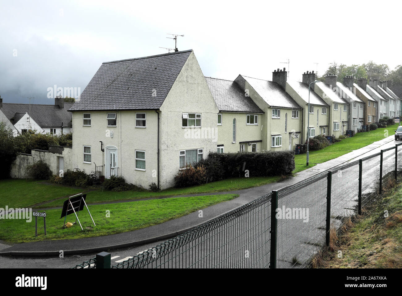 Model council housing scheme row terraced houses in Beaumaris by architect Sidney Colwyn Foulkes on Anglesey in North Wales UK  KATHY DEWITT Stock Photo