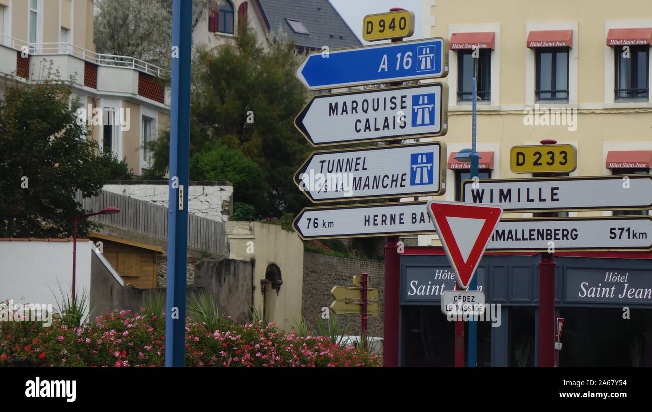 Road Sign in Wimereux in France pointing to Herne Bay in England Stock Photo