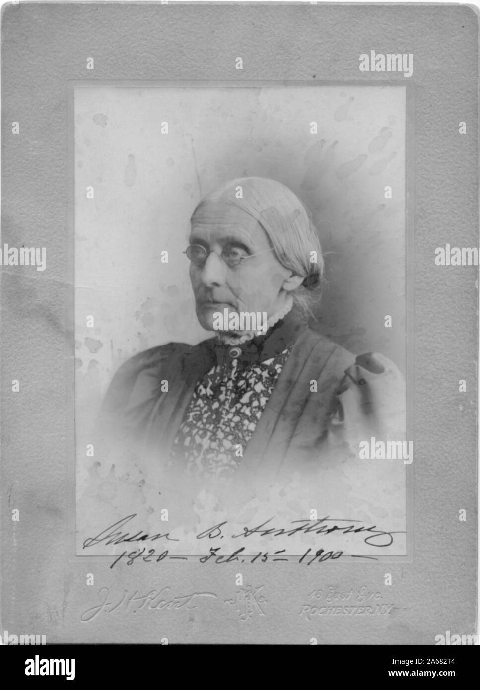 Signed photograph with a three-quarter-profile portrait shot of American social reformer and suffragist Susan B Anthony, developed by JH Kent studio, Rochester, New York, February 15, 1900. () Stock Photo