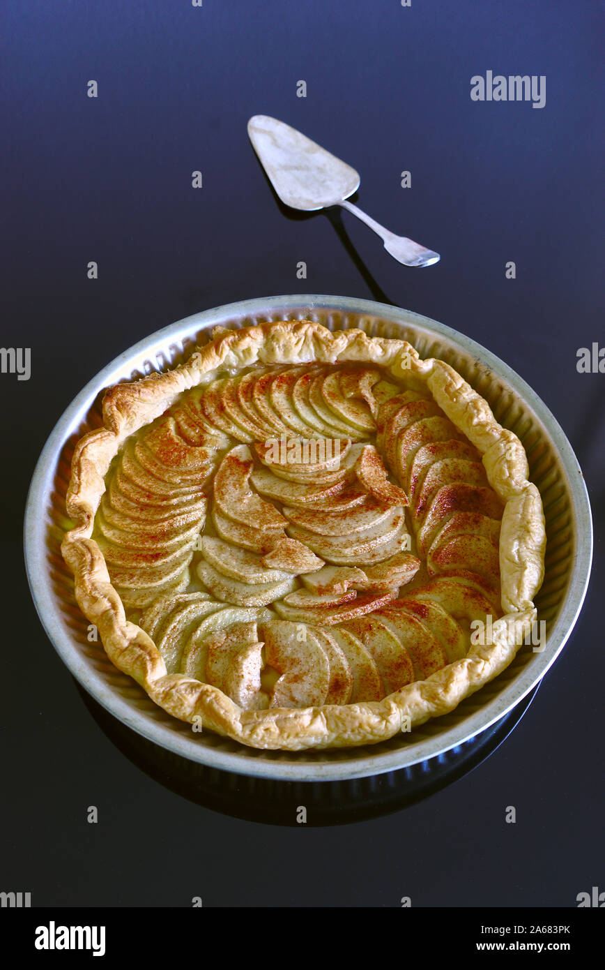Presentation Of Homemade Apple Pie And Pie Shovel Stock Photo Alamy
