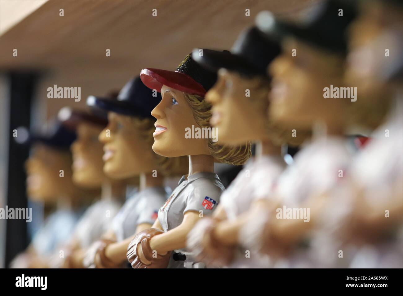 Milwaukee, Wisconsin, USA. 24th Oct, 2019. to the official