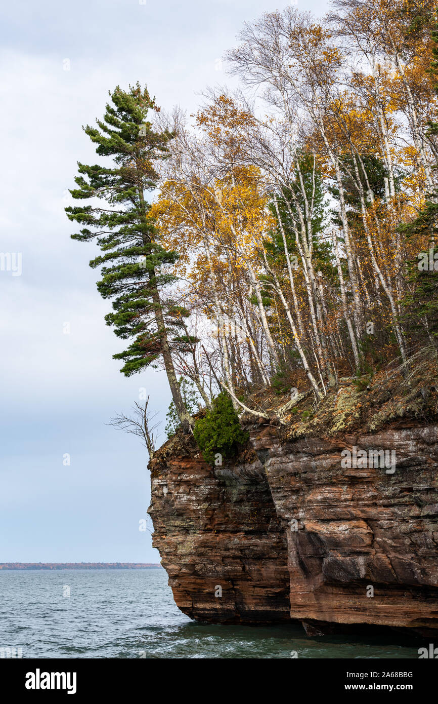 Autumn colors in apostle islands hi-res stock photography and images ...