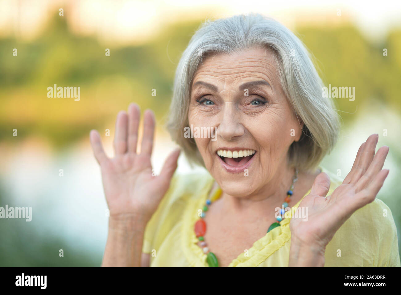 Surprised older woman hi-res stock photography and images - Alamy