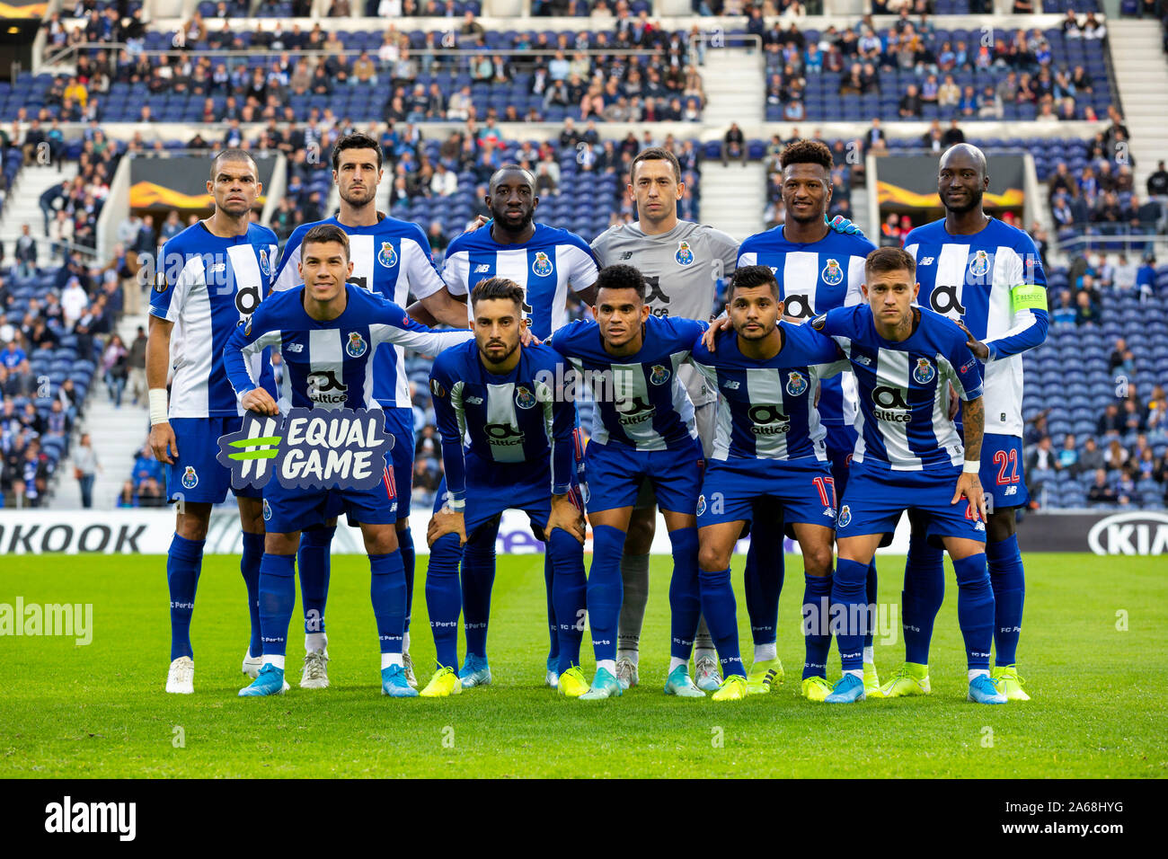 FC Porto's team line up during the UEFA Europa League match at Dragon Stadium. (Final score: FC Porto 1:1 Rangers) Stock Photo