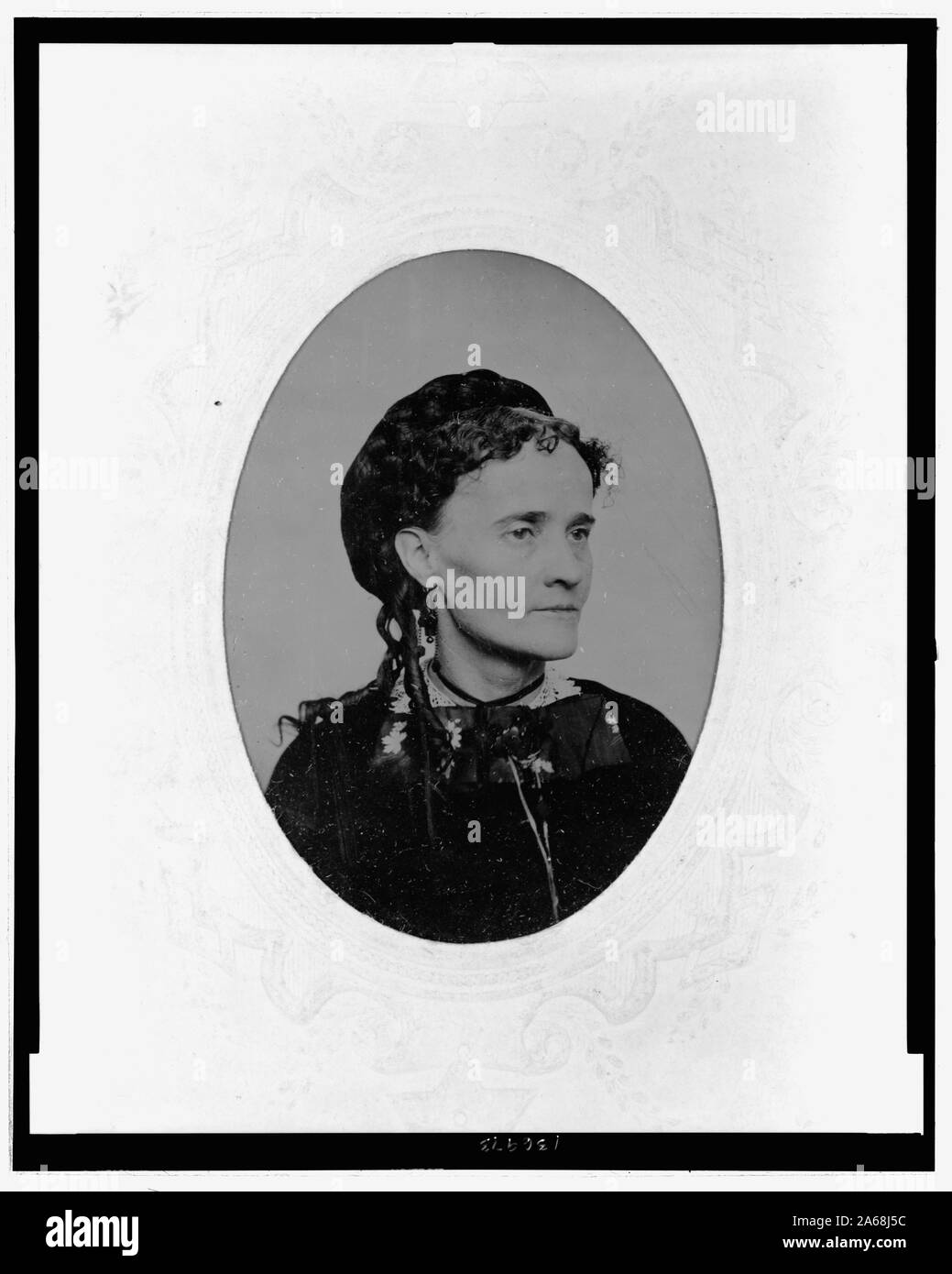 Woman in bonnet Black and White Stock Photos & Images - Alamy