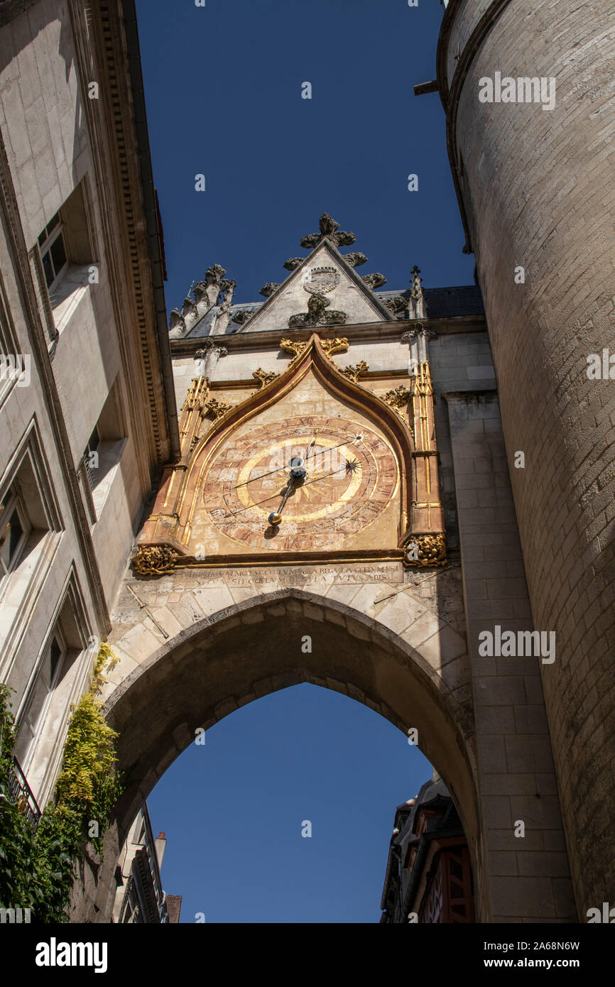 La Tour de I'Horloge in Auxerre, on the Canal du Nivernais and River Yonne, France Stock Photo
